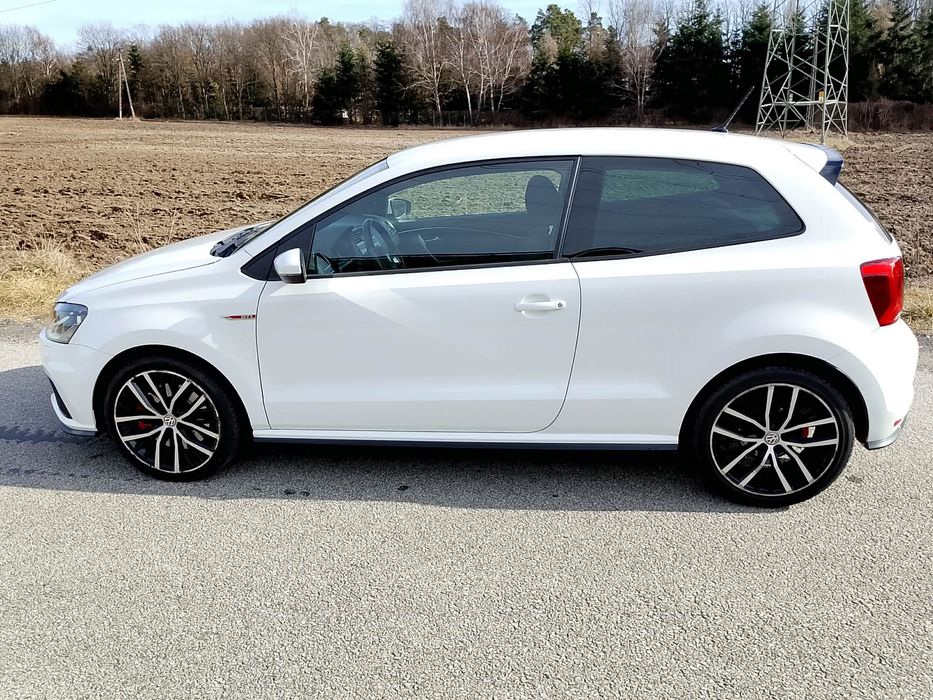 Volkswagena Polo GTI 1.8 TSI badzo zadbane niski przebiek