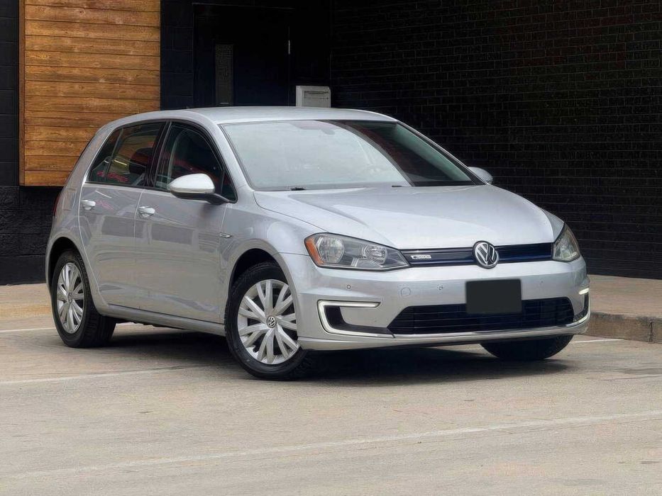 Volkswagen e-Golf      2018