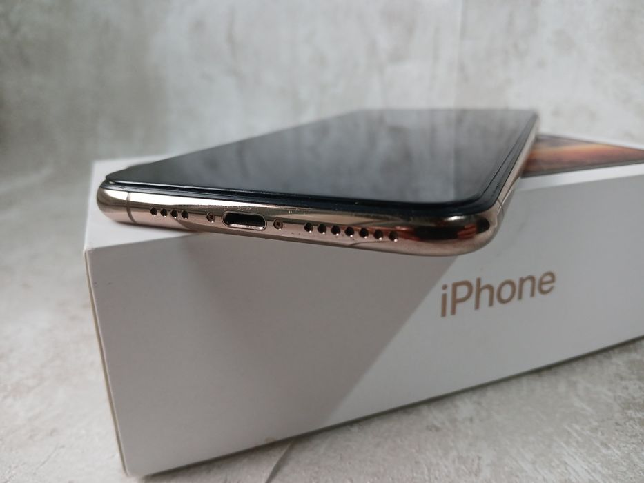 iPhone XS Max 64GB Gold — Apenas para Peças