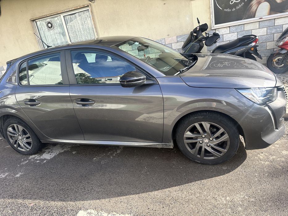 Peugeot 208 ano 2022