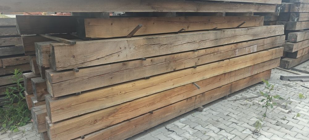 Podwalina modrzewiowa belki tarcica sezonowana modrzew kantówka na krzyż