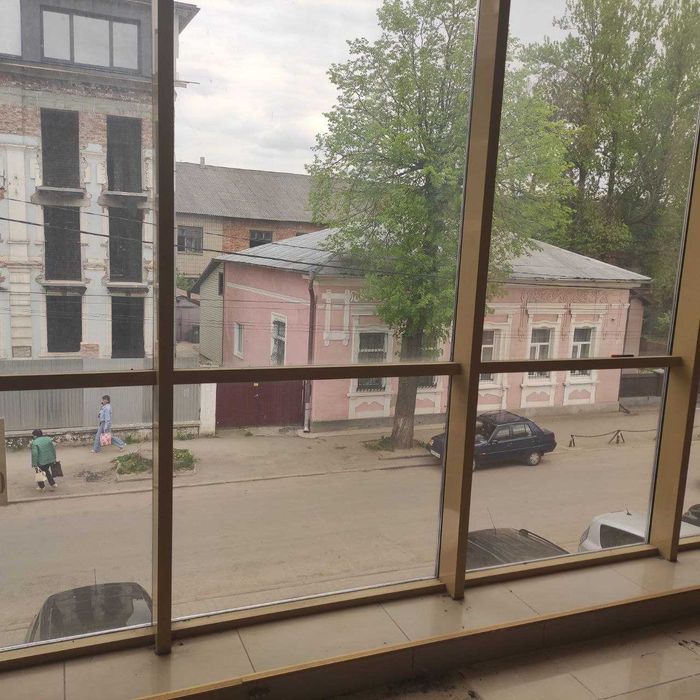 Здається в оренду комерційне приміщення 240 м² в центрі міста!