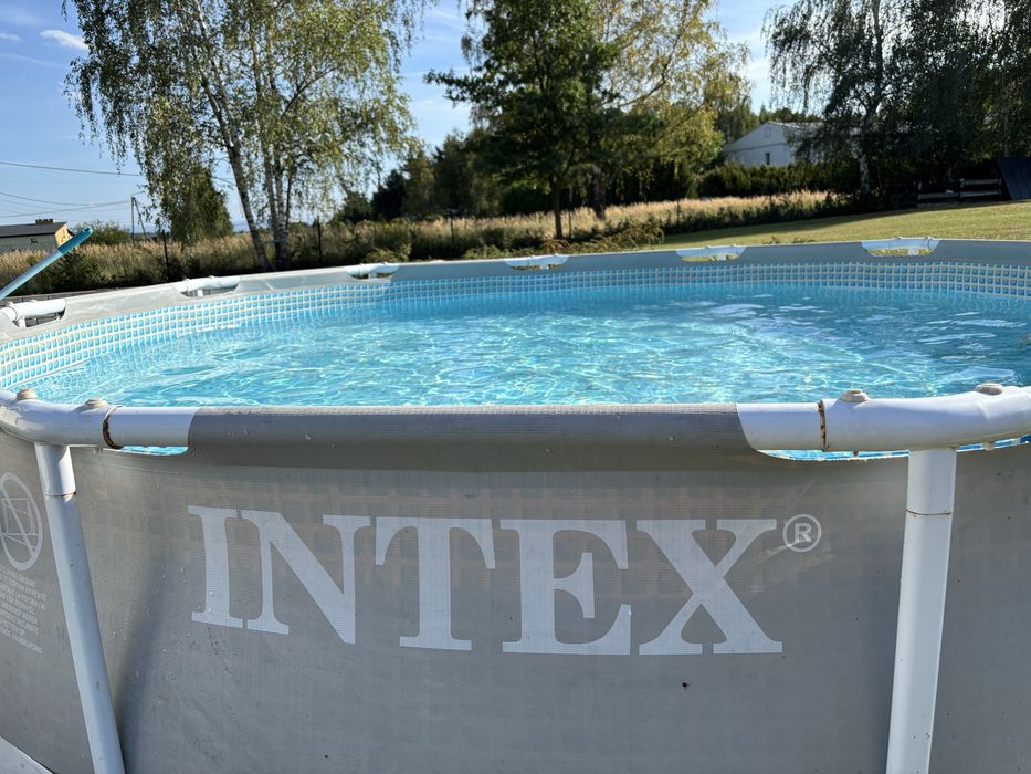 Basen Intex 366x76 cm, z pompą i rurami.