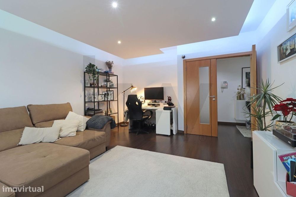 Fantástico Apartamento T2 com Garagem e Terraço Privativo