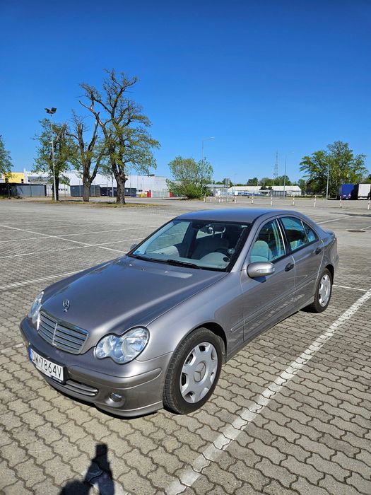 samochód osobowy Mercedes-Benz C180 Kompressor