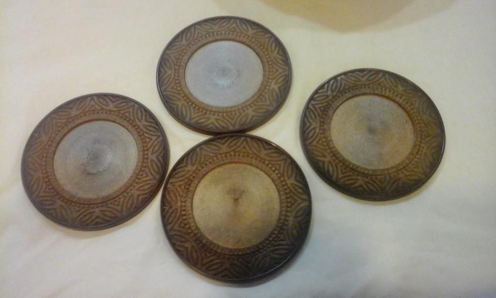 Lindo Prato para acepipes + 4 bases para copos