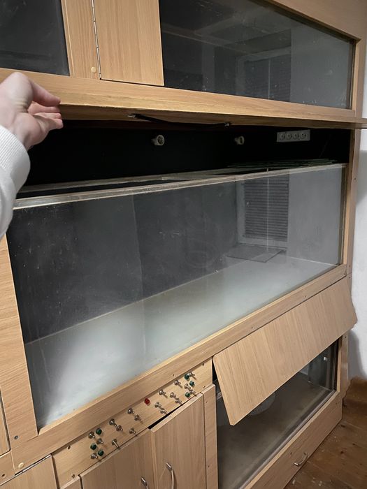 Акваріум/Стійка з 6 акваріумів