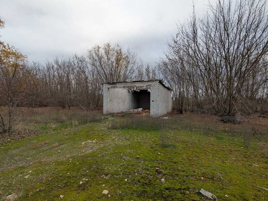 Приміщення  вільного призначення 400 кв.м на ділянці 2 га у Медведівці