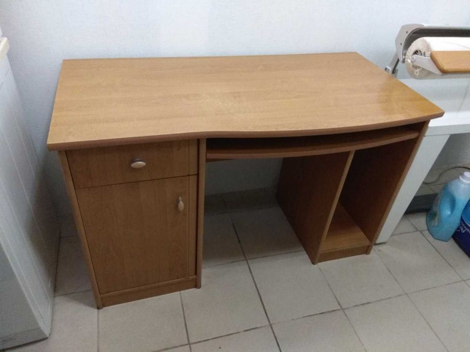 Стол письменный для дома или офиса 120*55 см. БУ