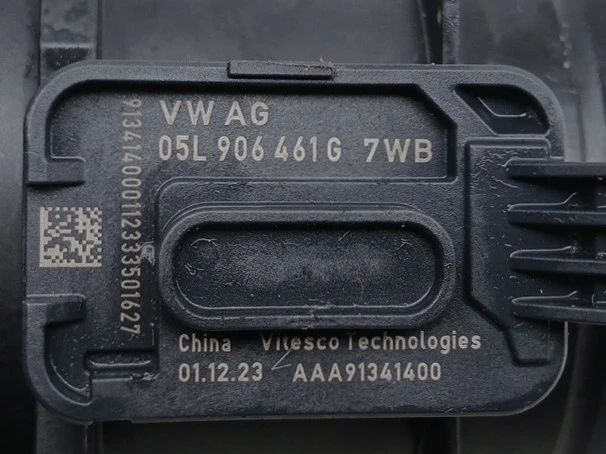 Medidor massa de ar / MAF AUDI Q3 (F3B)