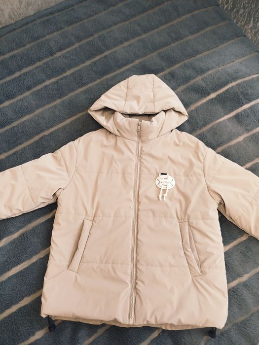 Весняна куртка на дівчинку