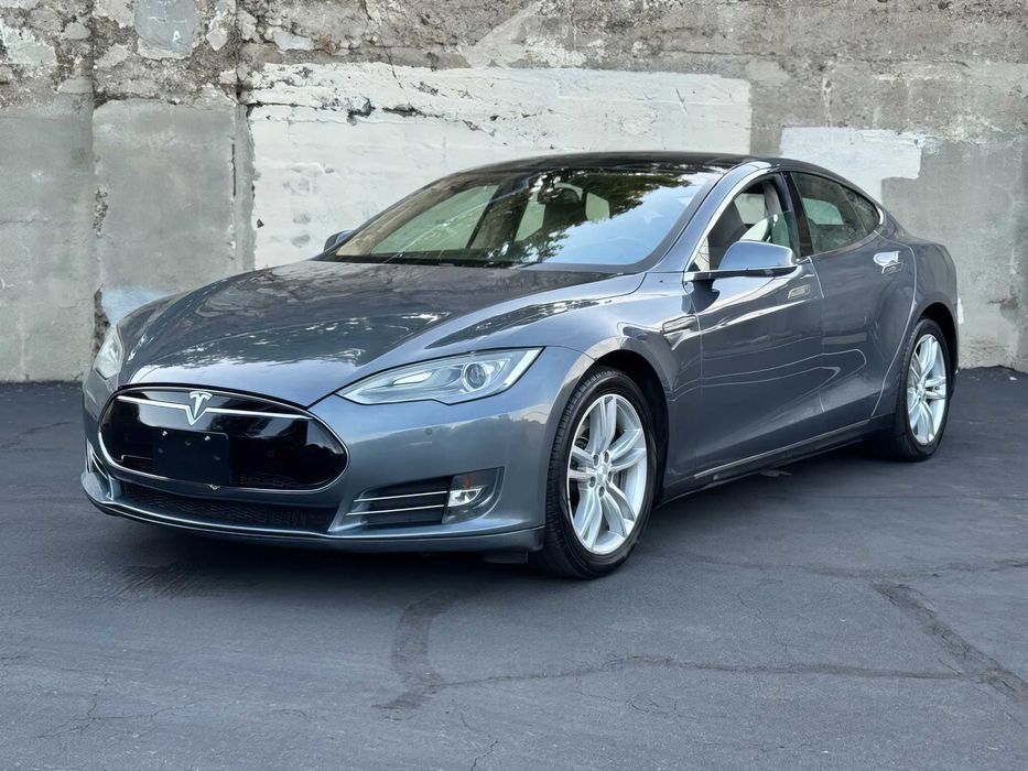 Tesla Model S      2013