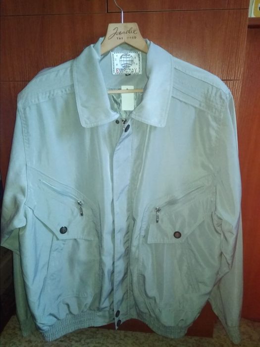 Куртка - вітровка