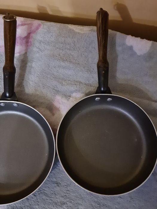 Dwie patelnie ozdobne