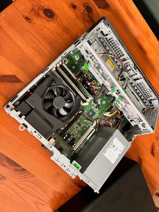 Komputer Stacjonarny HP EliteDesk 800 G4 SFF intel i7-8700 3.2GHz DVD SSD 256GB 8GB RAM Win11 Pro