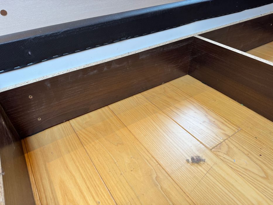 Łóżko 140 x 200 z materacem