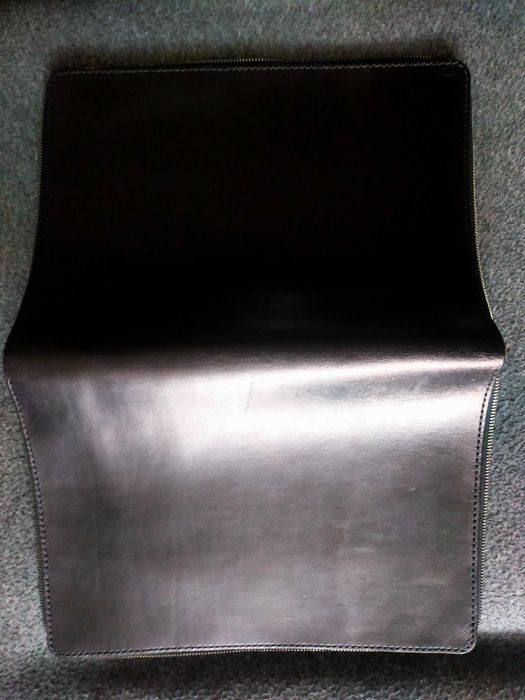 Nowe etui ze skóry na laptop