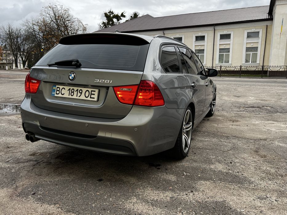 Продам BMW e91 2011год