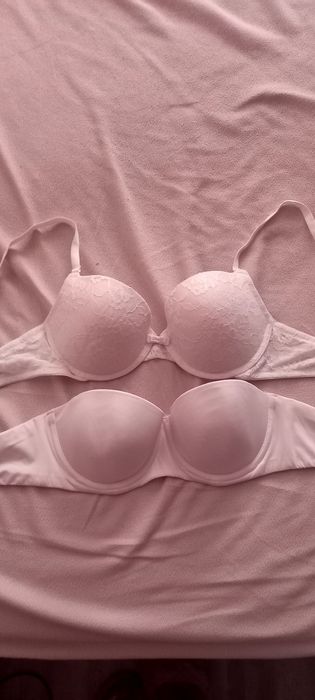 Бюстгалтери білого кольору