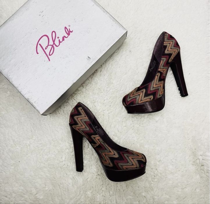 Новые стильные туфли