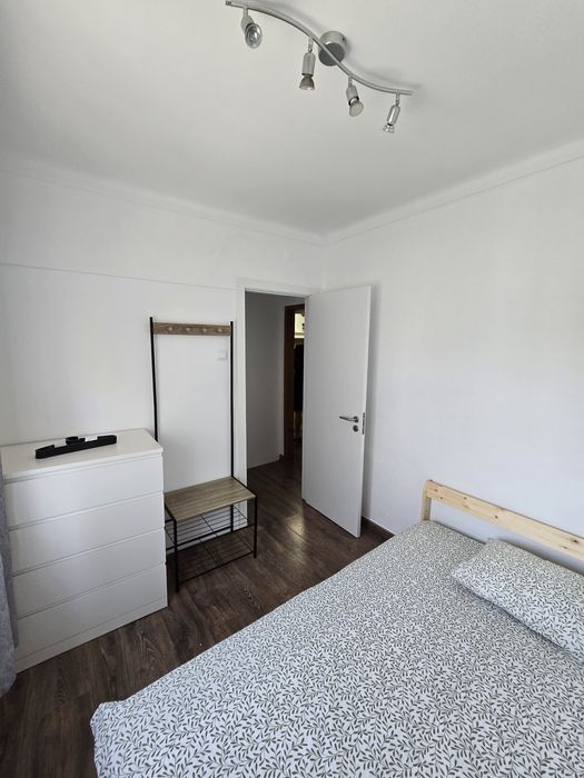 Quarto Solteiro próximo a estação de comboio de Caxias