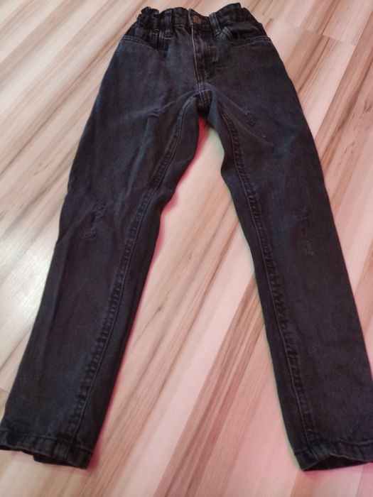 Spodnie jeansowe z przetarciami Pepco rozm.128