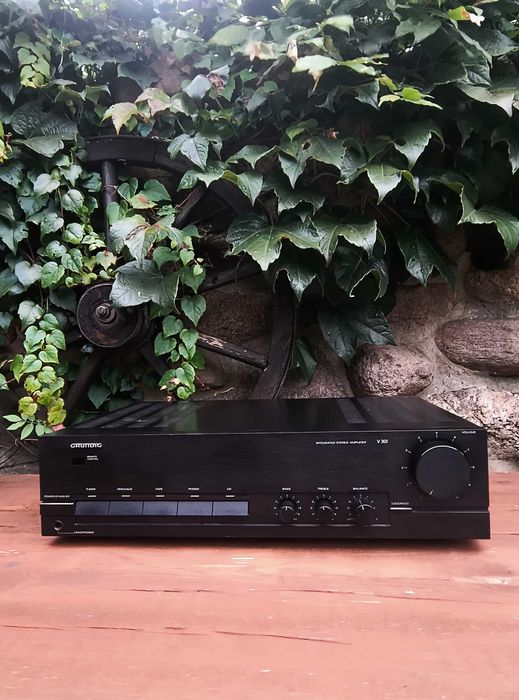 Wzmacniacz Grundig  V 301 Moc wyjściowa 55 watów na kanał sprawny