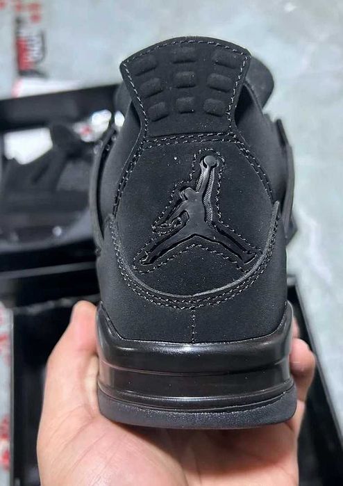 Jordan_ 4_ Retro_ Black_ Cat_ R.39