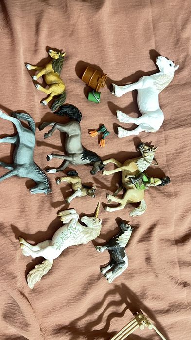 Schleich konie kucyki jednorożec gratis  plus akcesoria