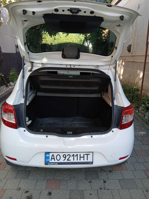 Автомобіль DACIA SANDERO 2013