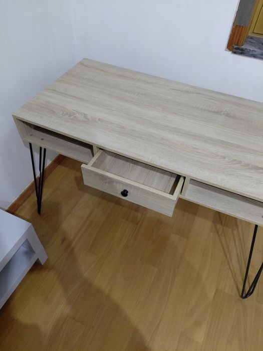 Secretaria em aglomerado de madeira