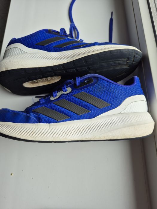 Кросівки синього кольору adidas