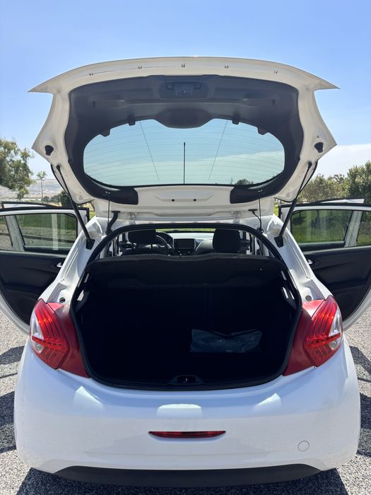 Peugeot 208 1.4 HDi 2014