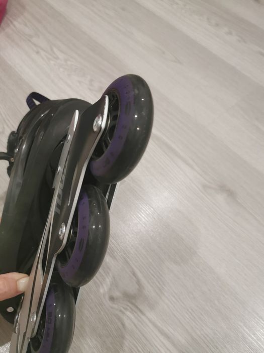 Patins em linha com pouco uso