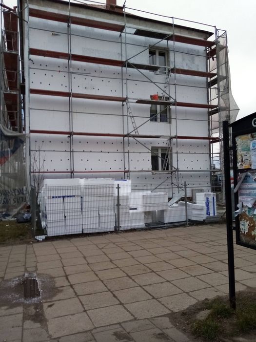 Wynajmę rusztowania elewacyjne