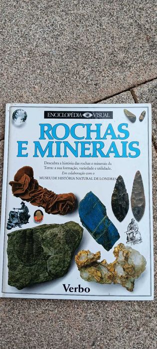 Livro sobre Rochas e Minerais