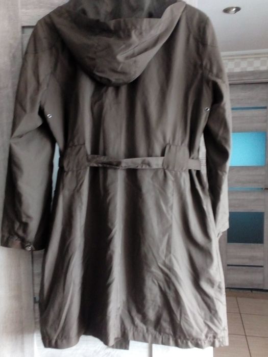 Плащик жіночий з капішоном
