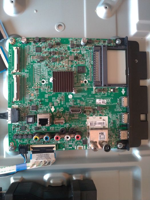 Smart TV led LG 55 polegadas (140cm) ecrã partido