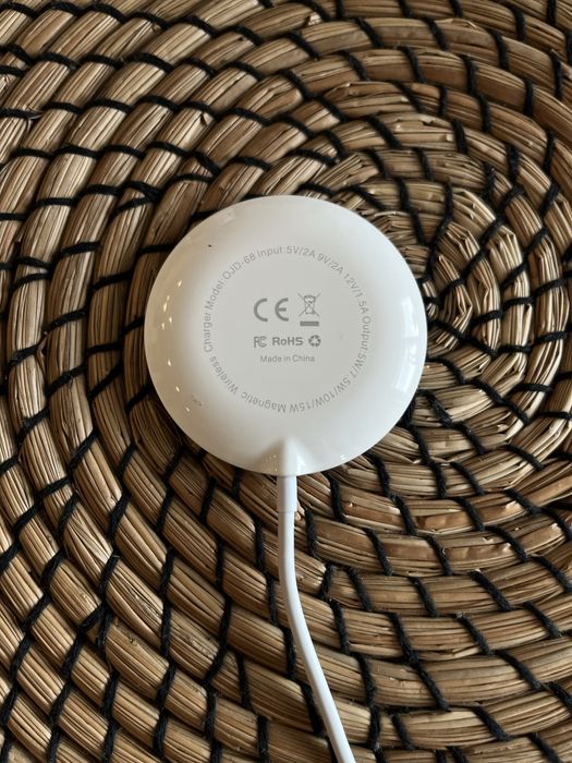 Ładowarka indukcyjna IPhone Magsafe NOWA biała