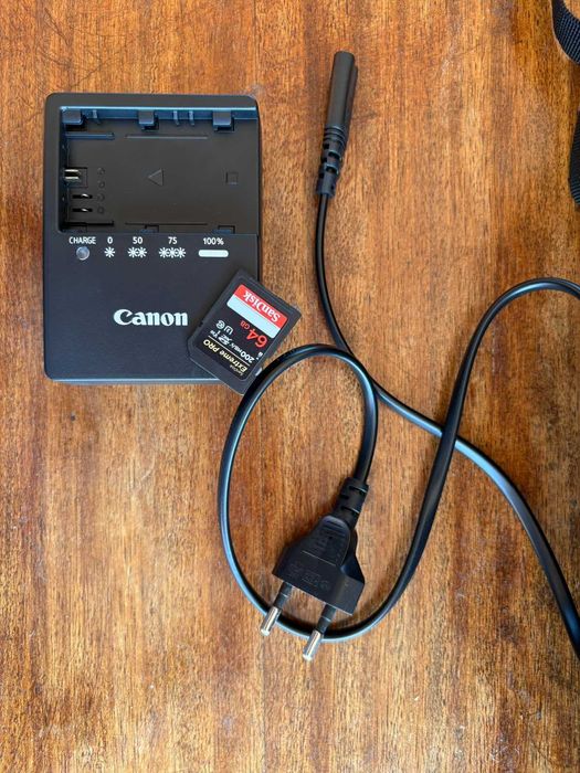 Kit Máquina Fotográfica CANON EOS 80D + lentes 18-55 IS STM + 55-250 IS STM (APS-C)
