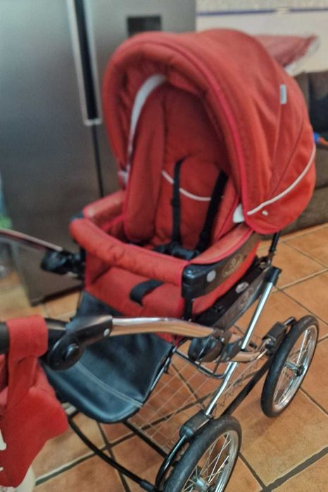 Carrinho lindo em pele e tecido