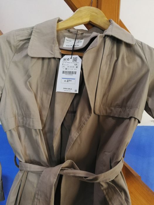 Gabardina zara 8anos