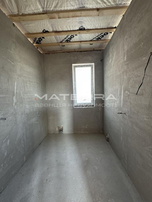 Круглик - Віта-Поштова Продаж  будинку з краєвидом на ліс