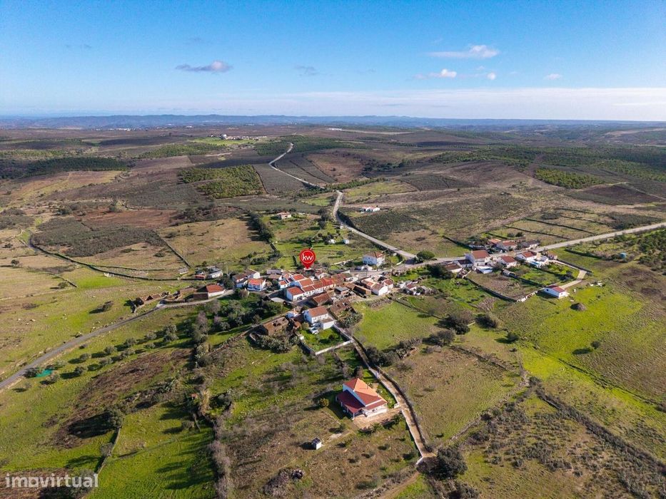 Moradia para recuperar para venda localizado no Pereiro-Alcoutim