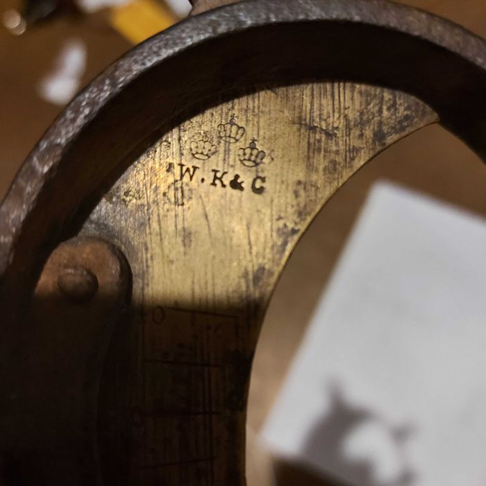 Весы 18 века заморские, необычной конструкции.