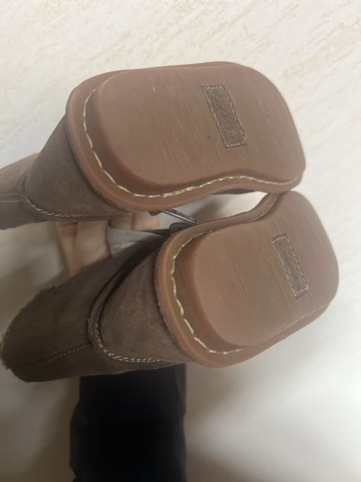 Демисезонные сапожки clarks 7 размер( 24)