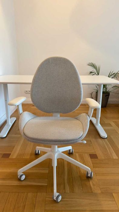 Biurko IKEA BEKANT 160x80 + Fotel HATTEFJÄLL | Saska Kępa