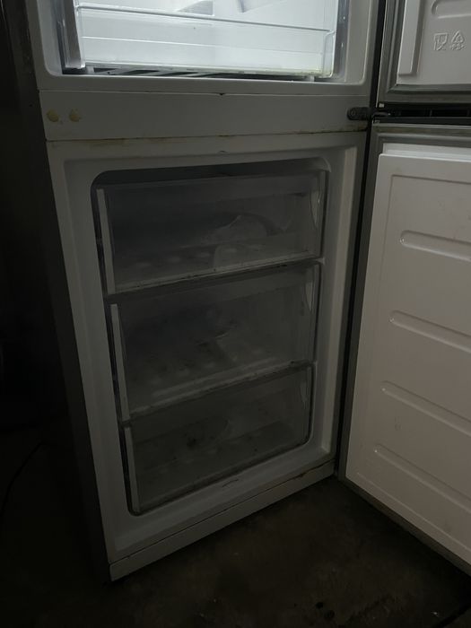 Продам холодильник Bauknecht