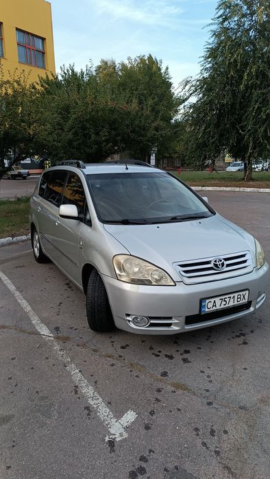 Toyota Avensis Verso 7місць 2003рік