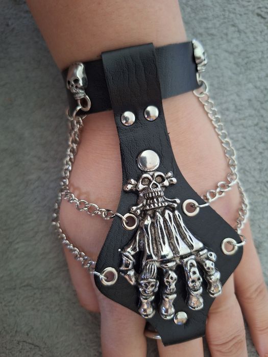 Skórzana bransoleta na rękę